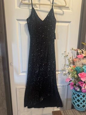 Express Black Party Dress Sequined, V-Neck, Sleeveless Spaghetti Straps Sz S NWT
